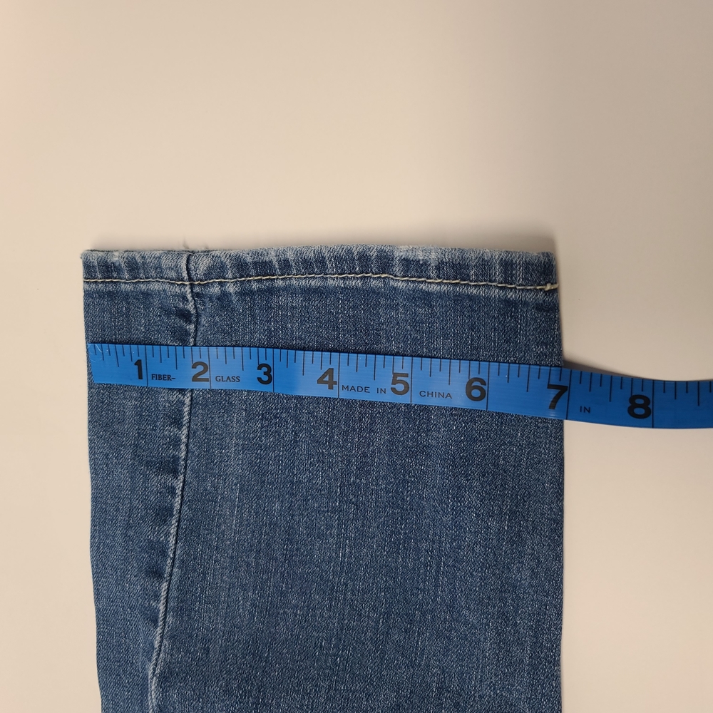 Levi's Women's Blue Jeans 414 Classic Straight - Picture 11 of 11